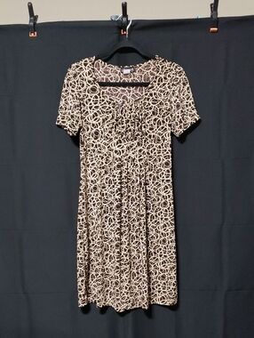 Candy Rain Maternity Midi Dress. Size: Medium